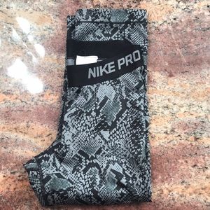 Nike pro leggings